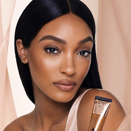 CHARLOTTE’S AWARD-WINNING COMPLEXION TRIO SKINCARE & MAKEUP KIT