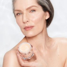 GLOWING, PLUMPER LOOKING SKIN & LIPS DUO SKINCARE KIT