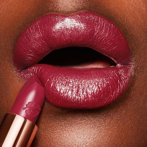 HOT LIPS 2 AMAZING AMAL