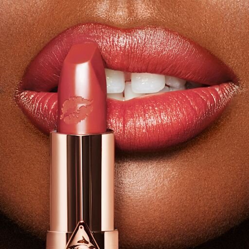 HOT LIPS 2 CARINA'S STAR