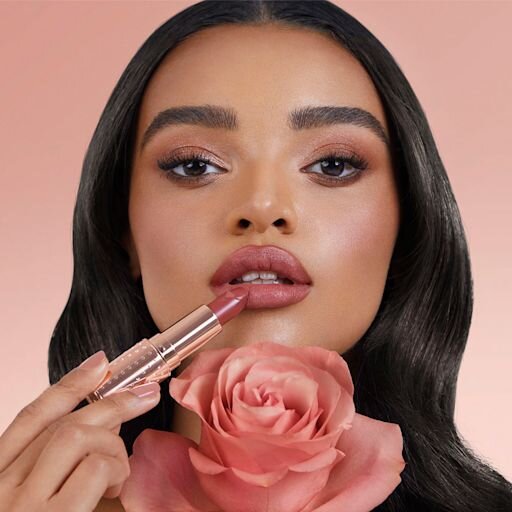MATTE REVOLUTION MRS KISSES