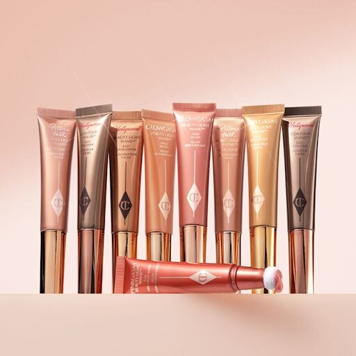 BEAUTY LIGHT WAND & HOLLYWOOD CONTOUR KIT MUST-HAVE CHEEK KIT